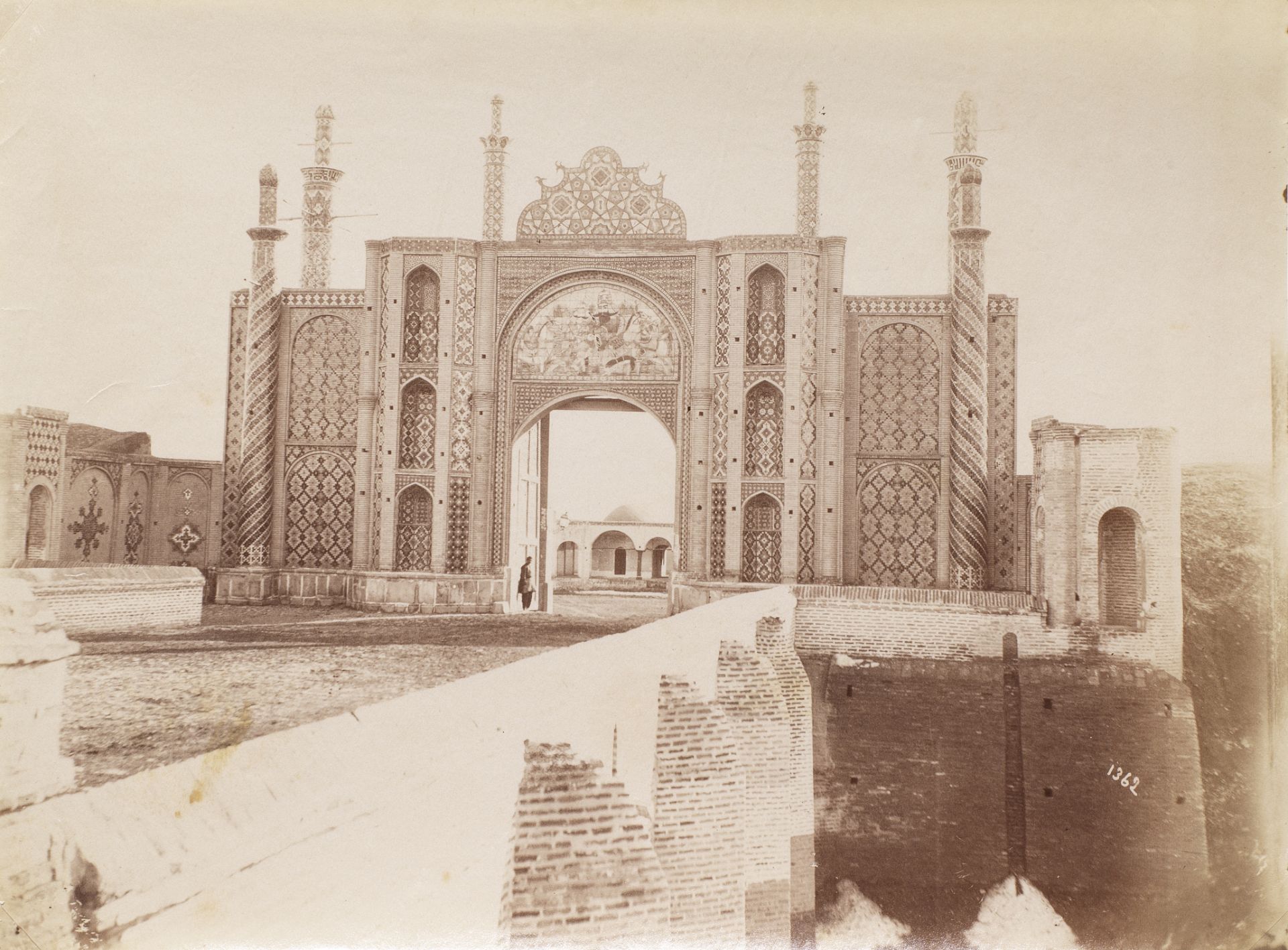 A collection of 82 photographs depicting scenes in Persia, taken by the French Minister-Plenipote... - Bild 2 aus 5