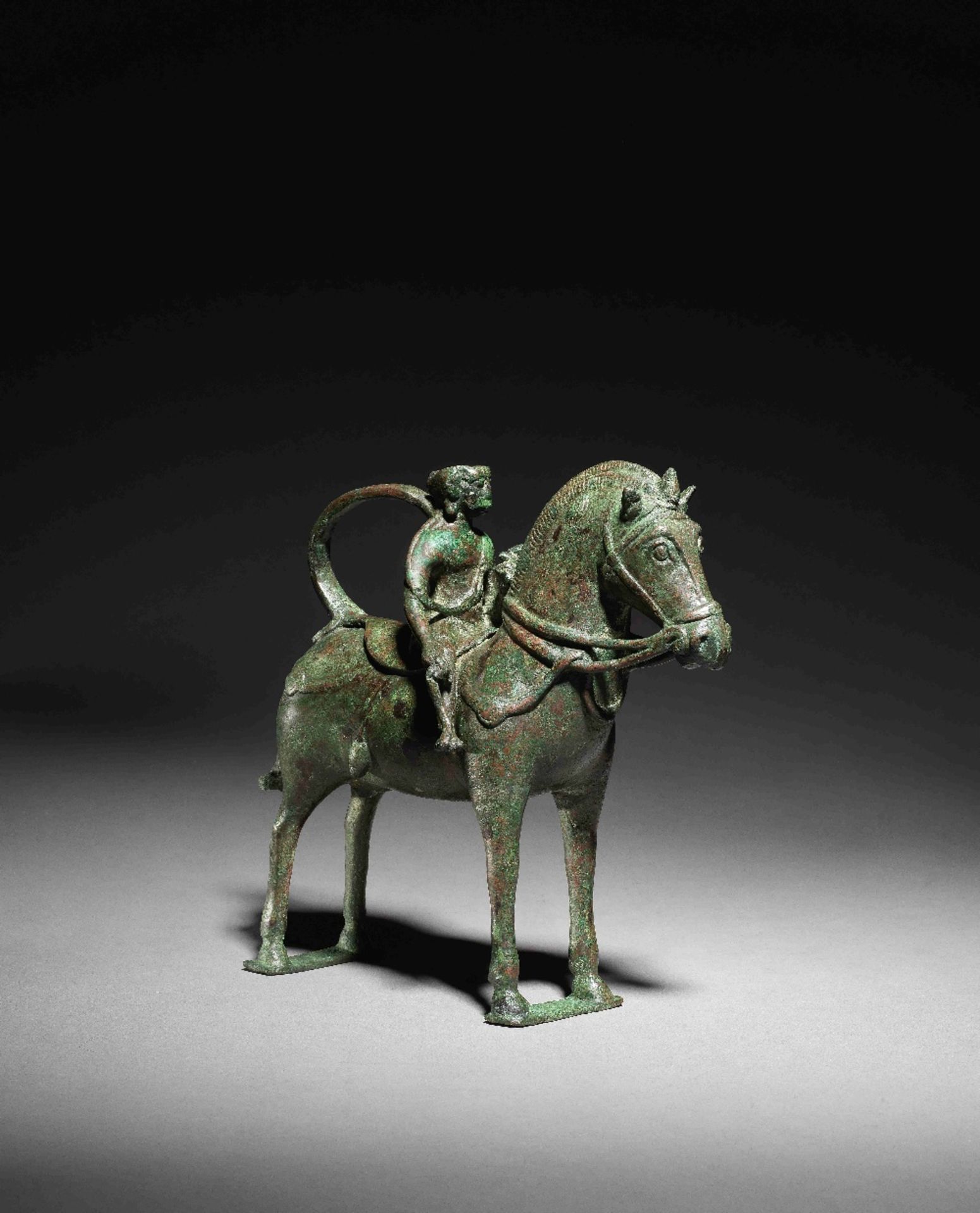 An important early Islamic bronze horse and rider Persia, 7th/ 8th Century - Bild 2 aus 4