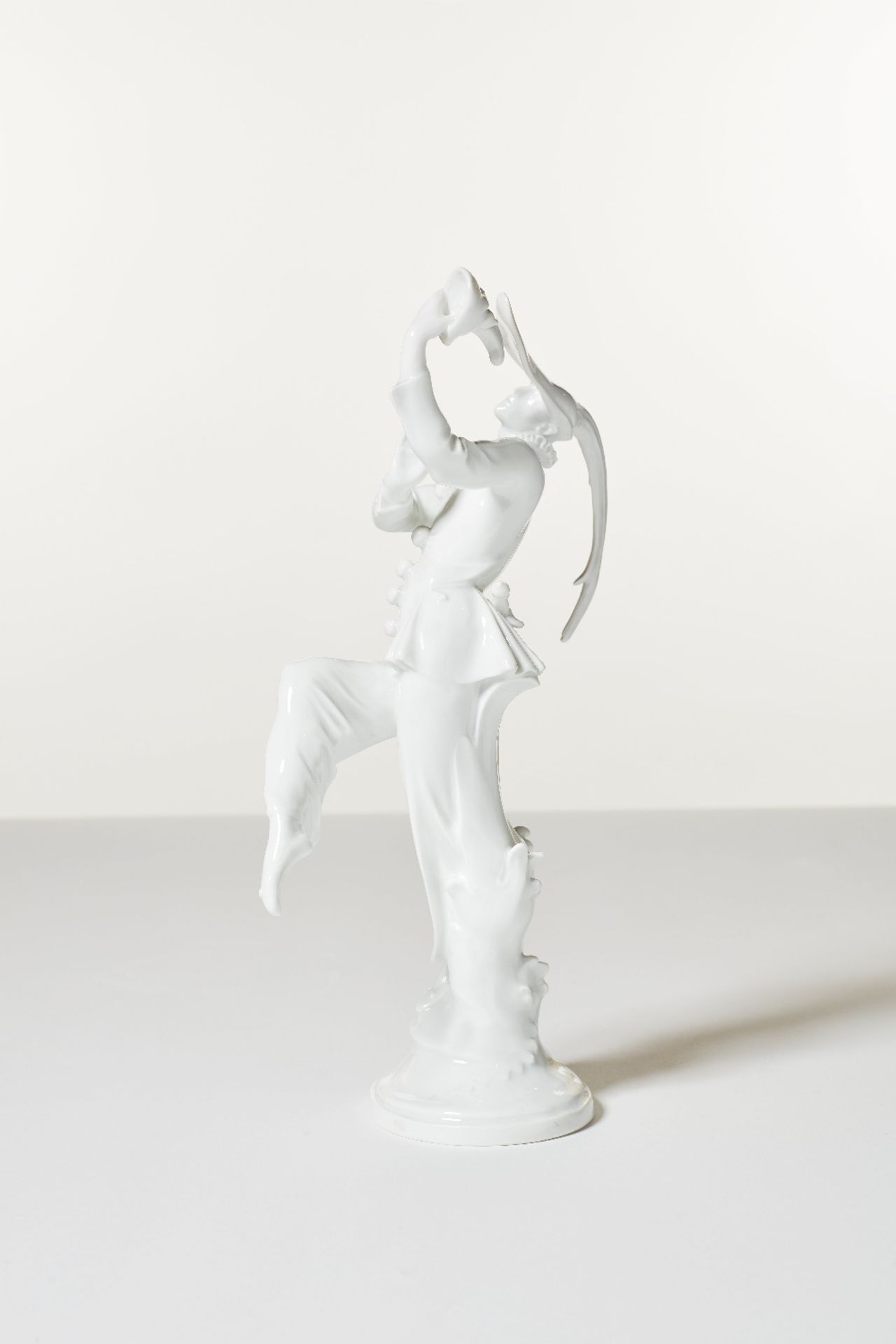 Figure en porcelaine repr&#233;sentant Le Danseur masqu&#233;, Meissen, circa 1937-1945 A Meisse... - Image 2 of 2