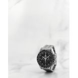 Omega. Chronographe bracelet en acier mouvement m&#233;canique Omega. A stainless steel manual wi...