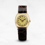 Eterna. Rare montre bracelet en or jaune 14K (585) de forme tonneau mouvement m&#233;canique Eter...