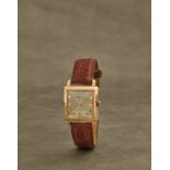 Distribu&#233; par Tiffany & Co. Montre bracelet en or rose 18K (750) mouvement automatique Retai...