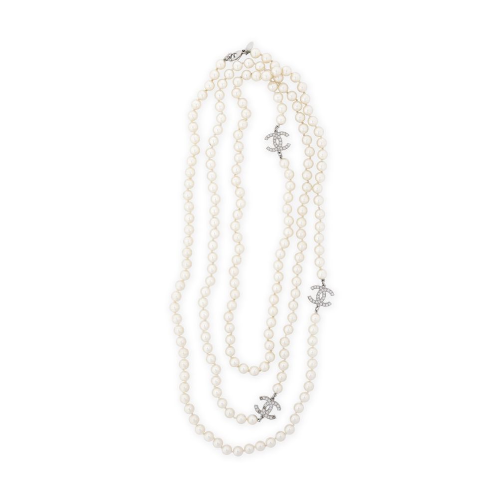 Chanel : Long Collier En Perles