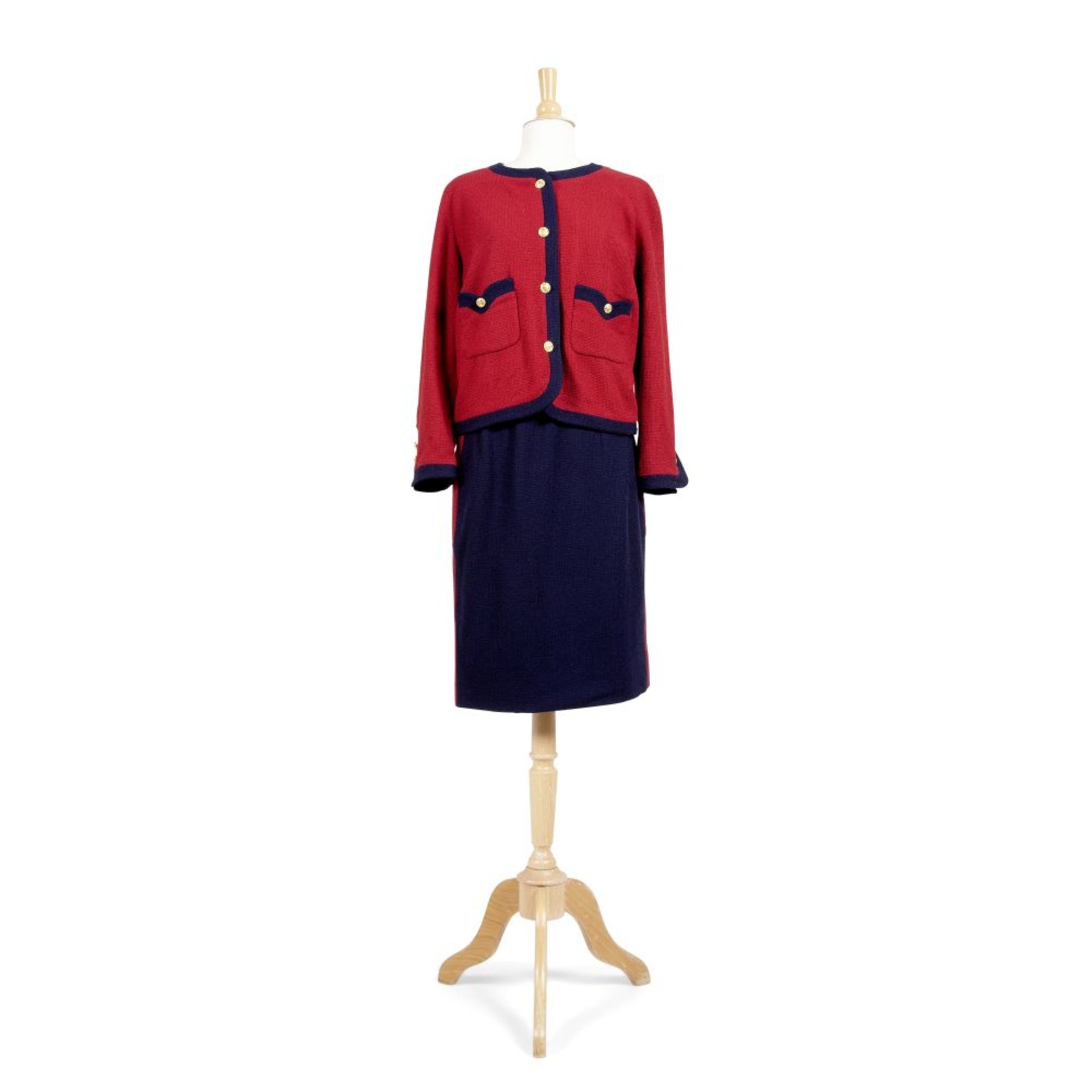 Chanel : Tailleur Jupe Rouge Et Bleu Marine
