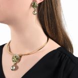 DEMI-PARURE PERLES DE CULTURE, PERIDOTS ET DIAMANTS