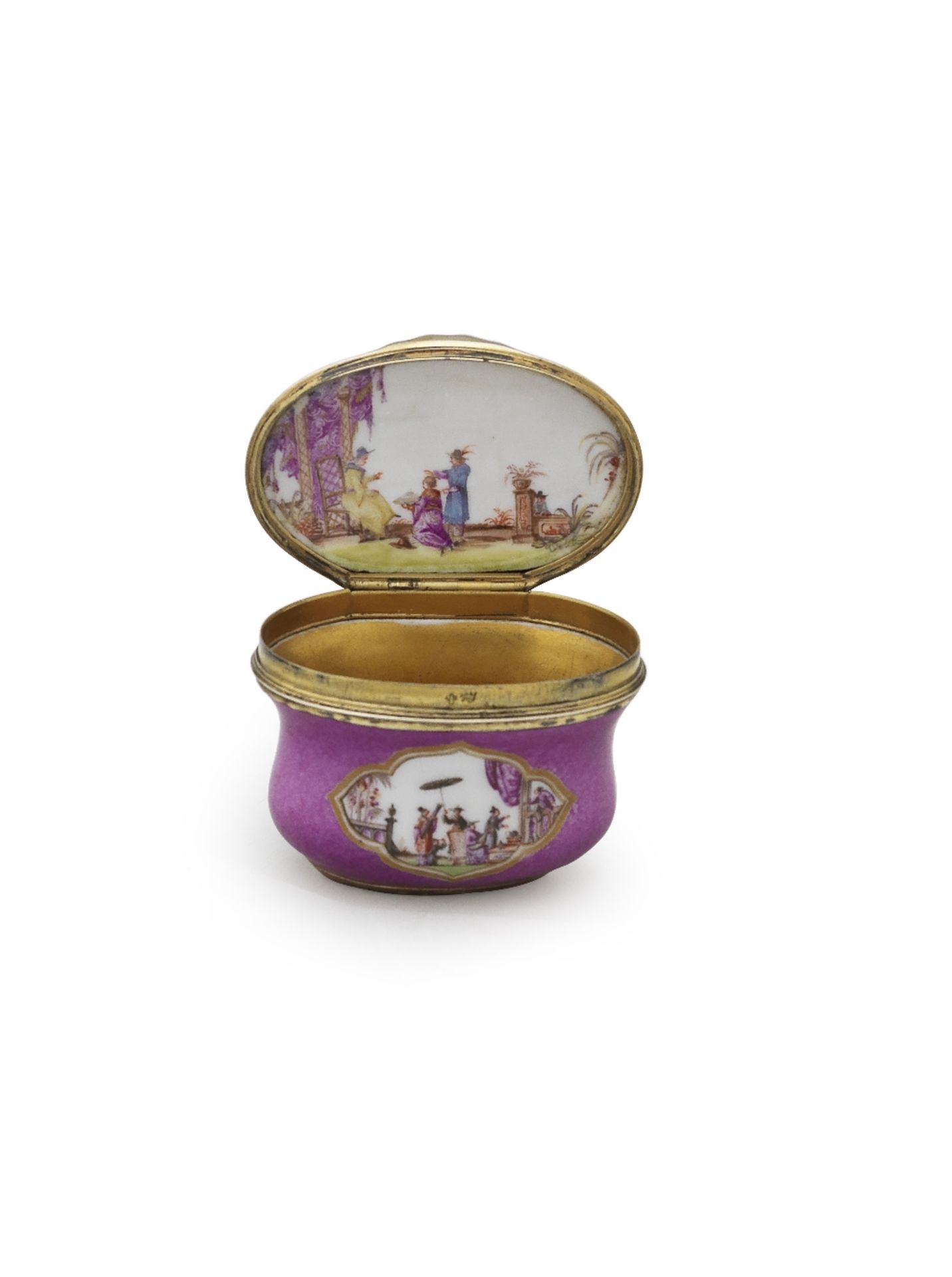 A Meissen silver-gilt mounted purple-ground snuff box, circa 1730, with a later replacement cover - Image 2 of 2