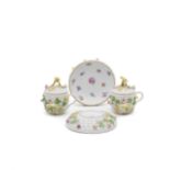 A pair of Meissen 'Schneeballen' cups, covers and saucers, 19th century