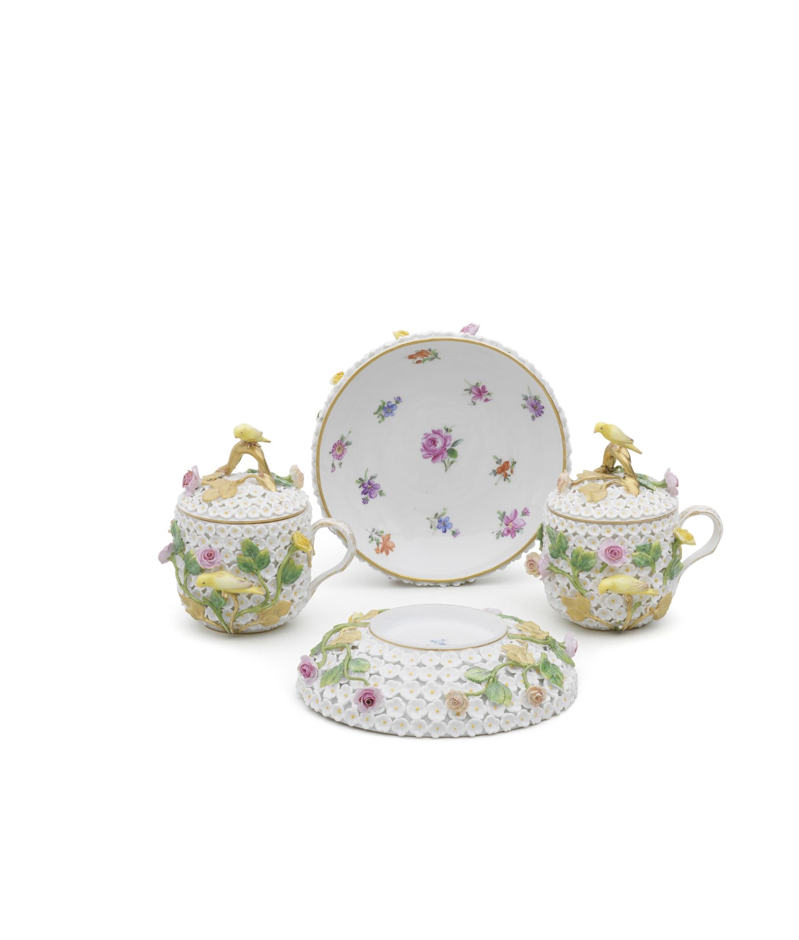 A pair of Meissen 'Schneeballen' cups, covers and saucers, 19th century