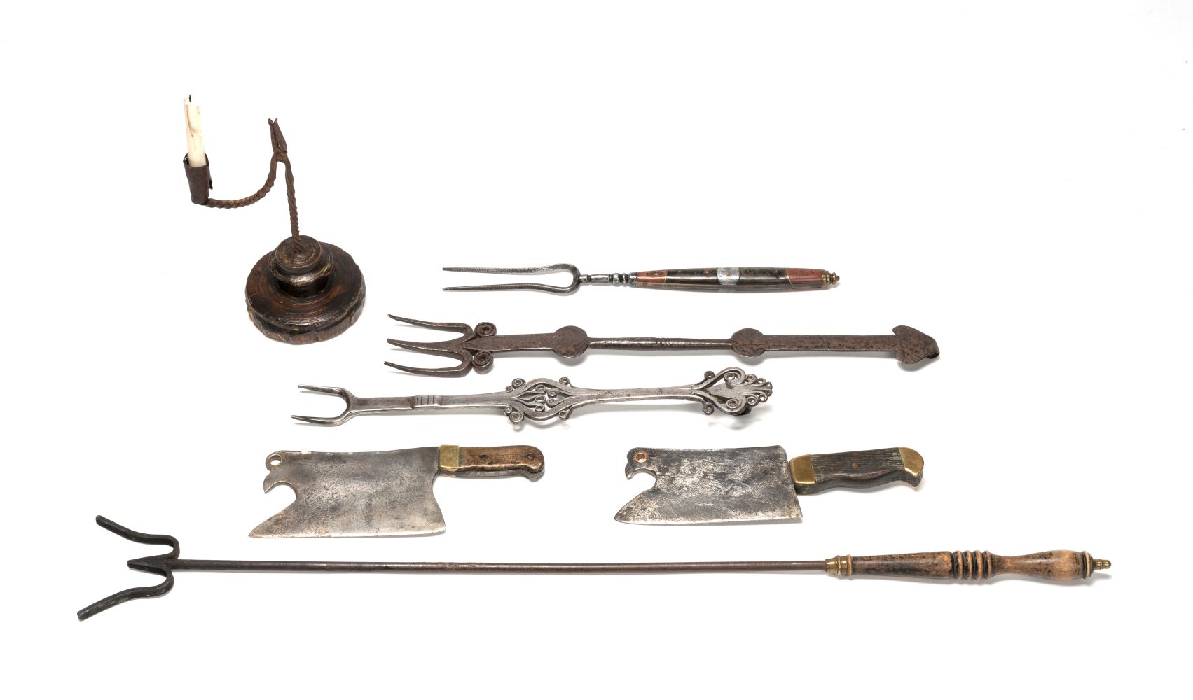 AN 18TH CENTURY RUSHNIP WITH CANDLE HOLDER TOGETHER WITH A COLLECTION OF KITCHEN TOOLS (7)