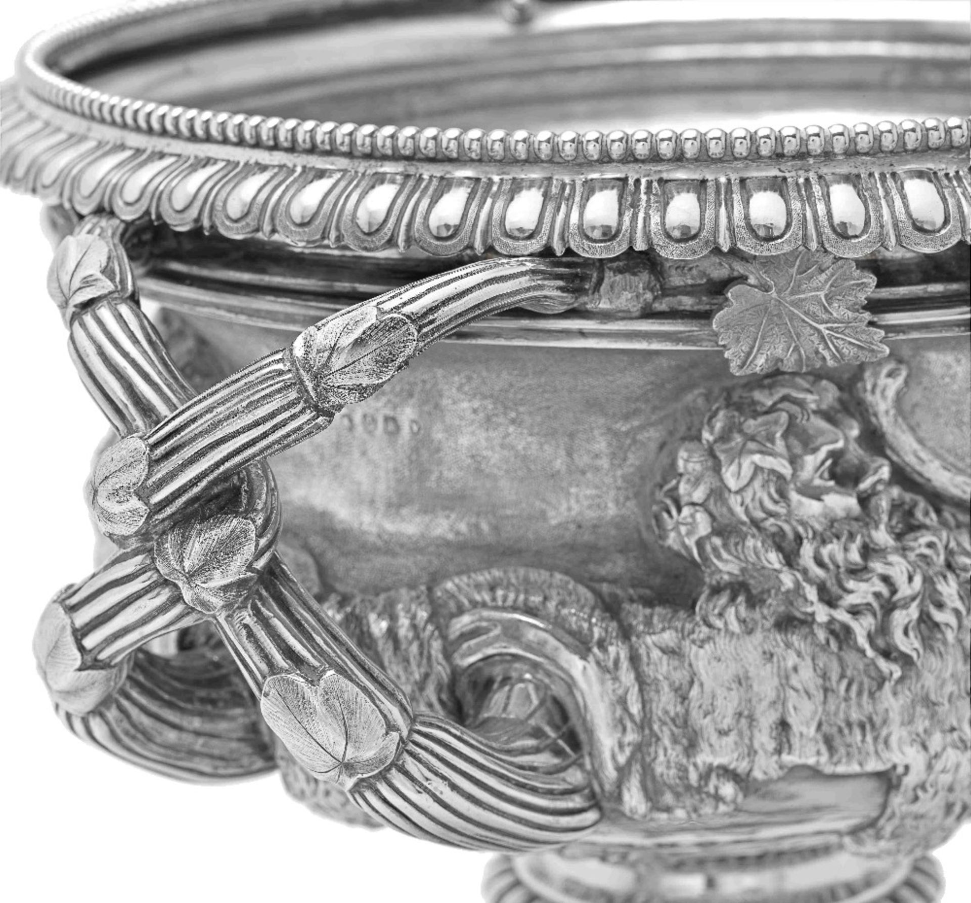 A Scottish silver 'Warwick' vase by James Aitchison, Edinburgh 1877 - Image 2 of 11