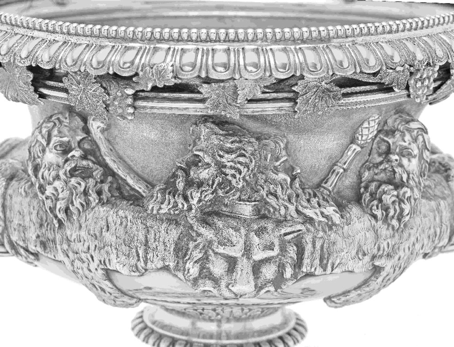 A Scottish silver 'Warwick' vase by James Aitchison, Edinburgh 1877 - Image 4 of 11