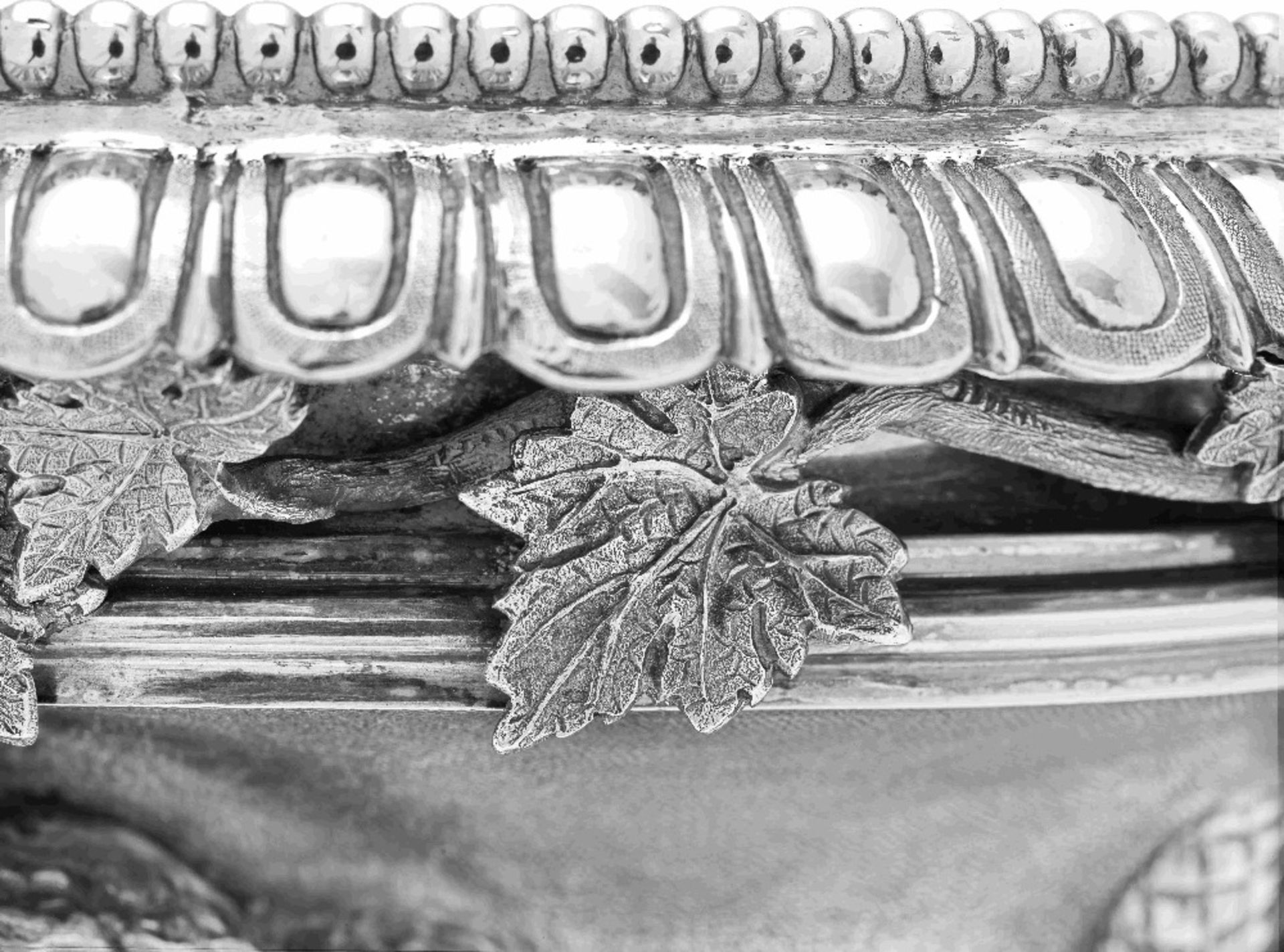 A Scottish silver 'Warwick' vase by James Aitchison, Edinburgh 1877 - Image 10 of 11