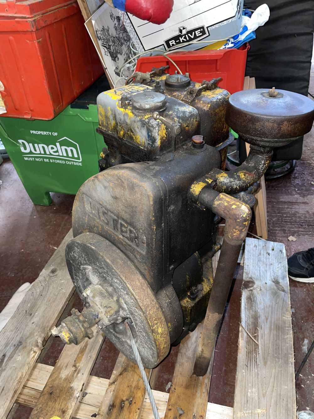 A 15Hp Lister diesel stationary engine,