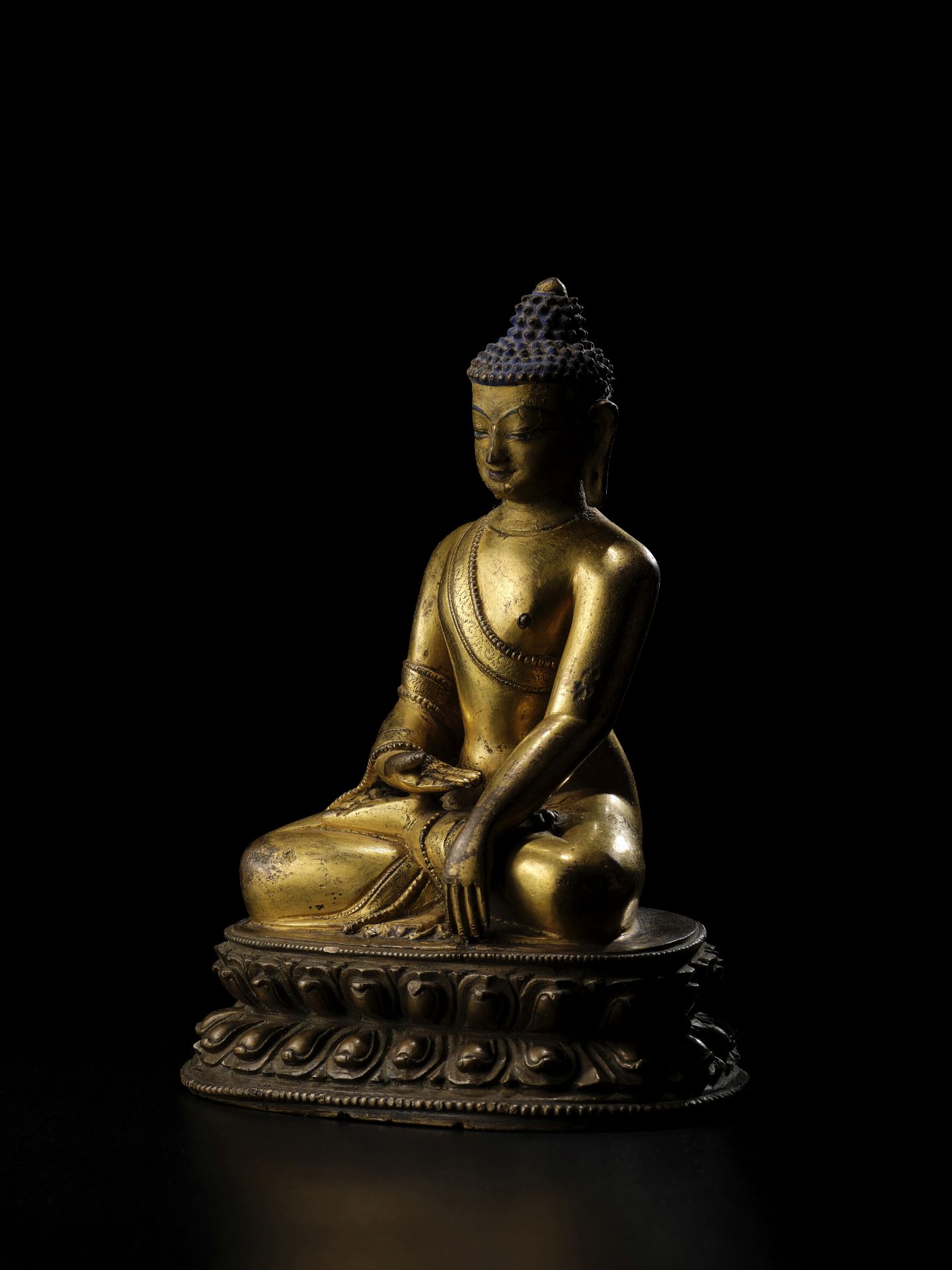 STATUETTE DE BOUDDHA EN ALLIAGE DE CUIVRE DOR&#201; DYNASTIE YUAN, XIVE SI&#200;CLE