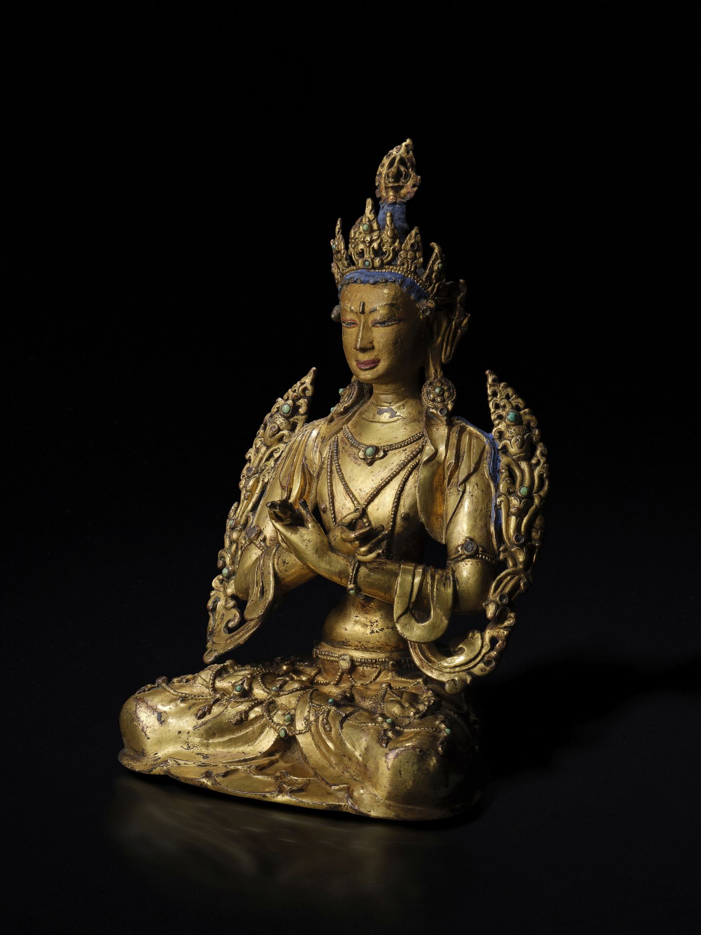 STATUETTE DE VAJRADHARA EN ALLIAGE DE CUIVRE DOR&#201; TIBET, XVIE SI&#200;CLE