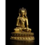 STATUETTE DE BOUDDHA COURONN&#201; EN ALLIAGE DE CUIVRE DOR&#201; TIBET, XVE/XVIE SI&#200;CLE