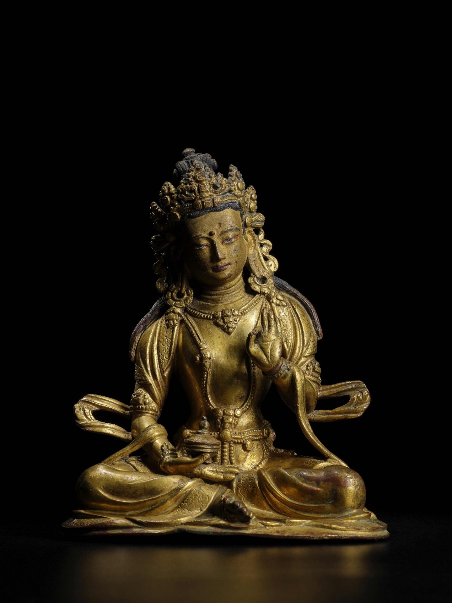 STATUETTE DE BODHISATTVA EN ALLIAGE DE CUIVRE DOR&#201; TIBET, XVIE/XVIIE SI&#200;CLE - Image 2 of 2