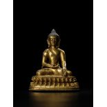 STATUETTE DE BOUDDHA SHAKYAMUNI EN ALLIAGE DE CUIVRE DOR&#201; N&#201;PAL, XIVE SI&#200;CLE