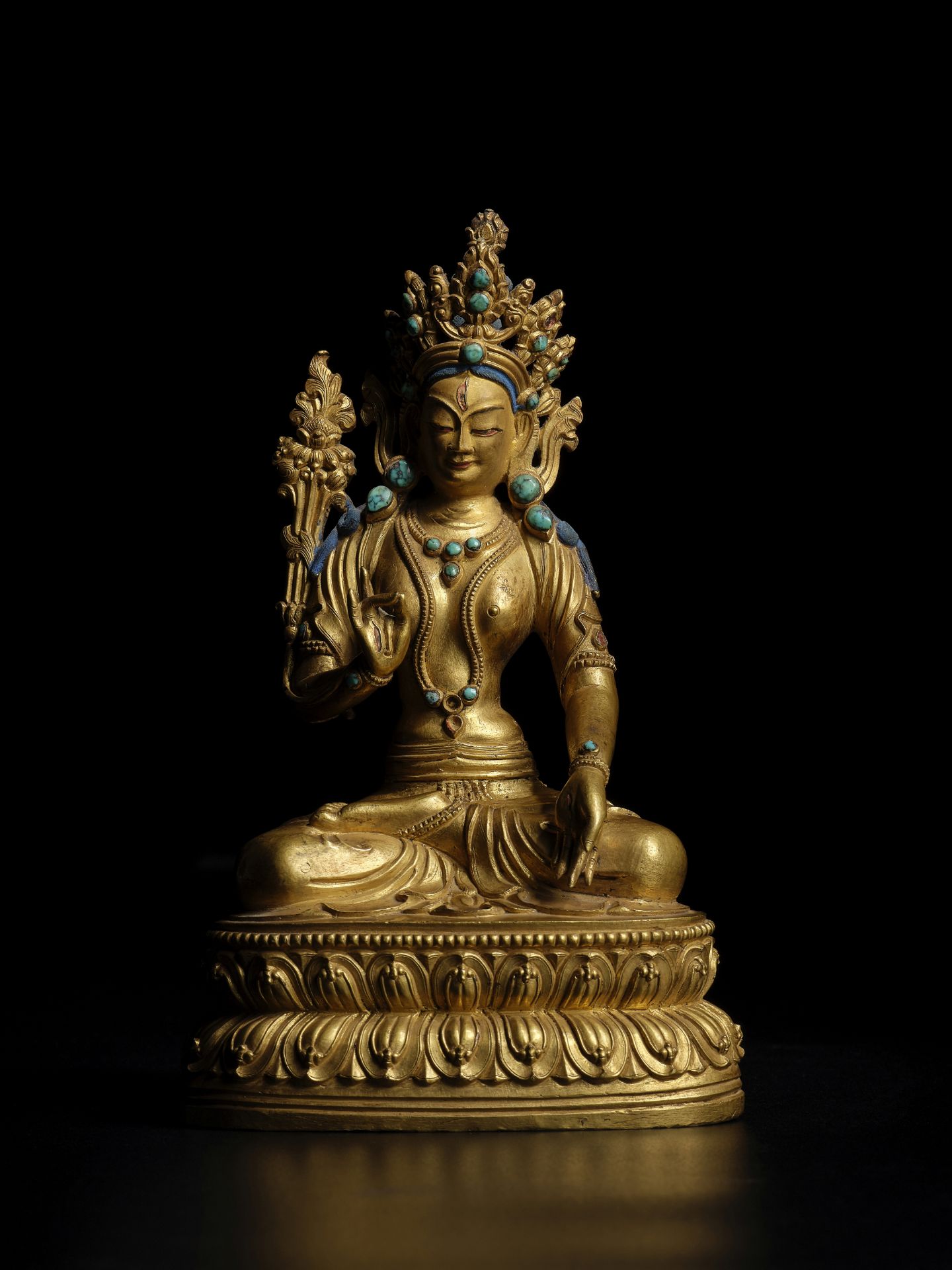 STATUETTE DE TARA BLANCHE EN ALLIAGE DE CUIVRE DOR&#201; DYNASTIE QING, XVIIIE/XIXE SI&#200;CLE