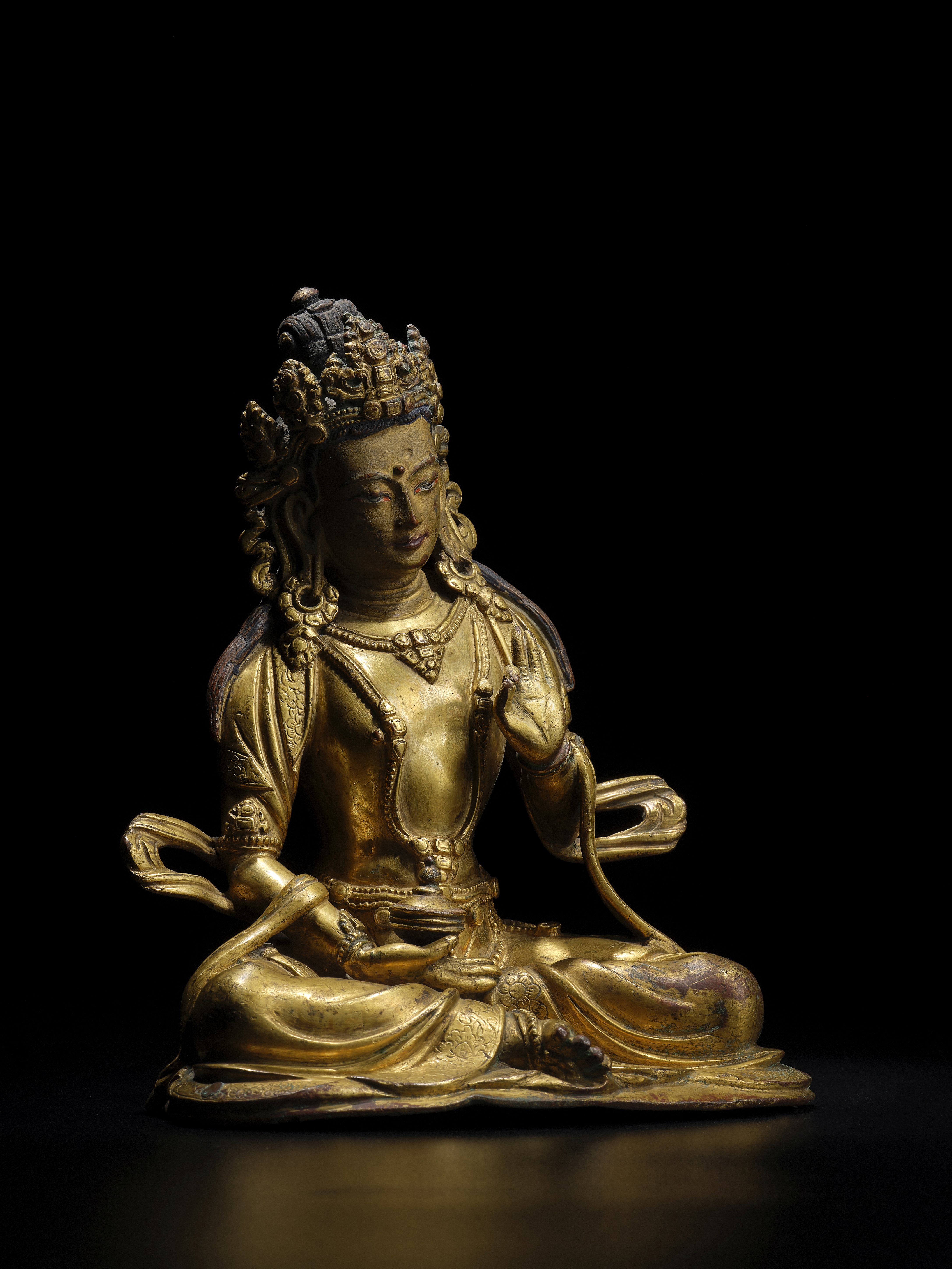 STATUETTE DE BODHISATTVA EN ALLIAGE DE CUIVRE DOR&#201; TIBET, XVIE/XVIIE SI&#200;CLE