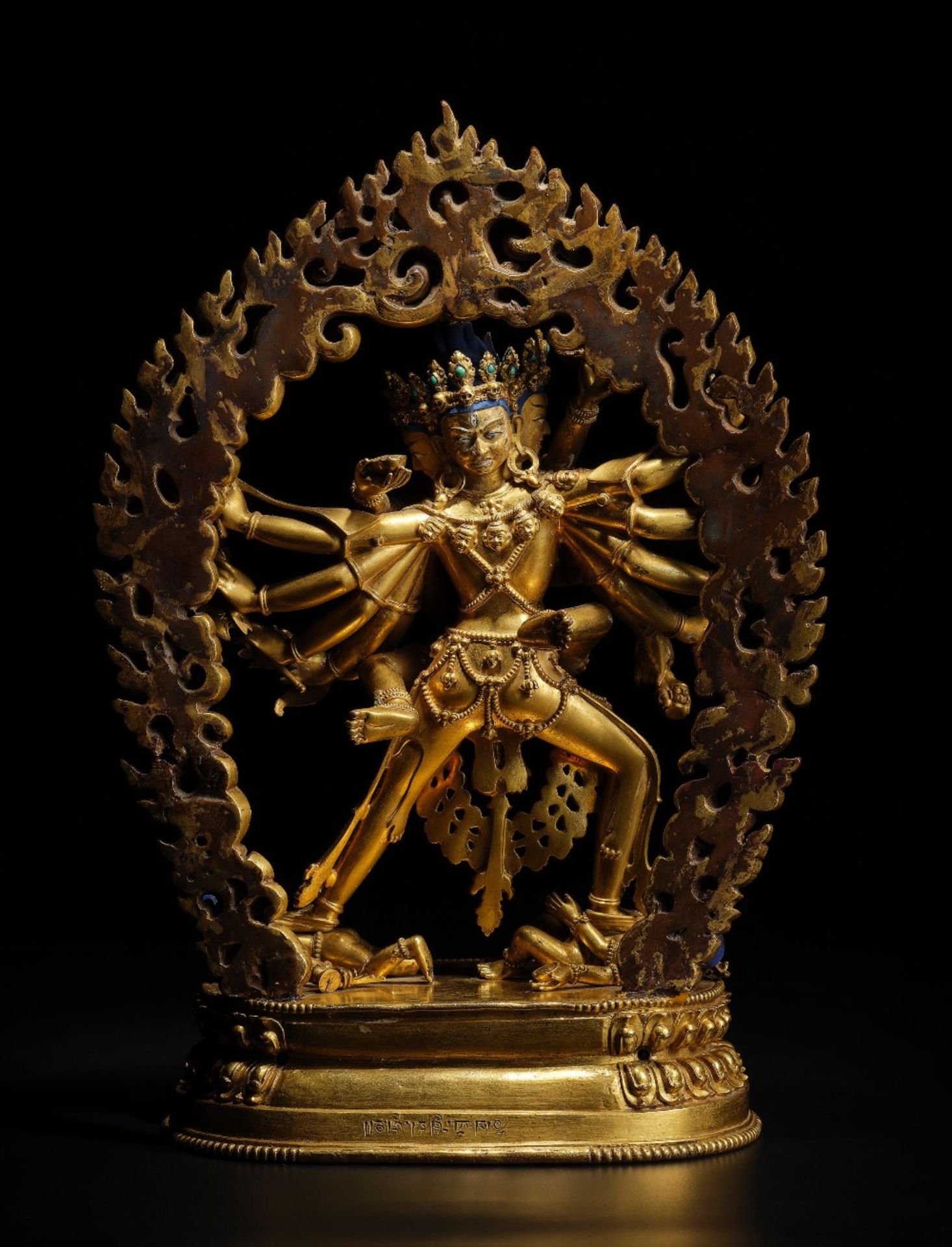 STATUETTE DE CHAKRASAMVARA EN ALLIAGE DE CUIVRE DOR&#201; TIBET, XVIIE SI&#200;CLE - Image 5 of 5