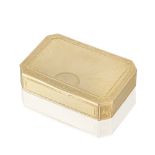 A late 18th/early 18th century French gold snuff box marked for Paris 1798-1809, third standard, ...