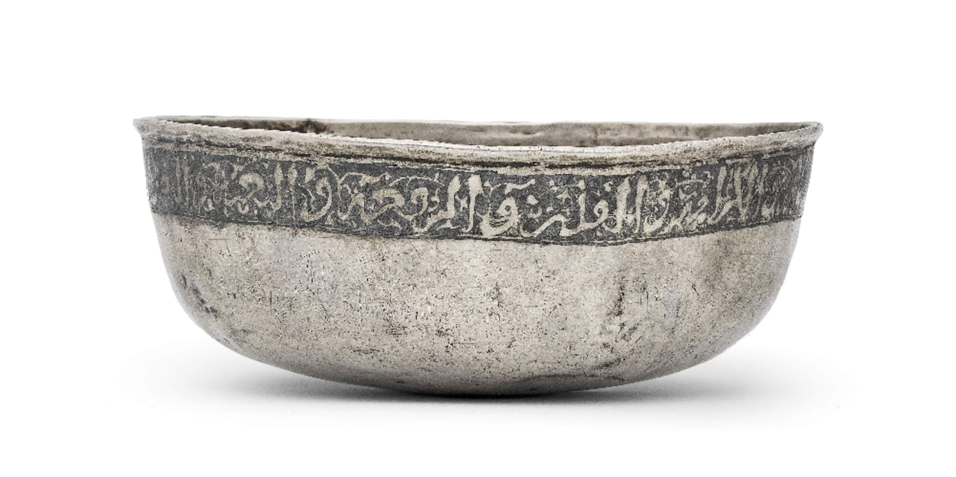 A rare and important Seljuk niello silver bowl Siberia or Central Asia, 11th/ 12th Century - Bild 2 aus 4