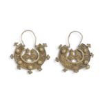 A pair of Seljuk filigree gold earrings Persia, 12th Century(2)
