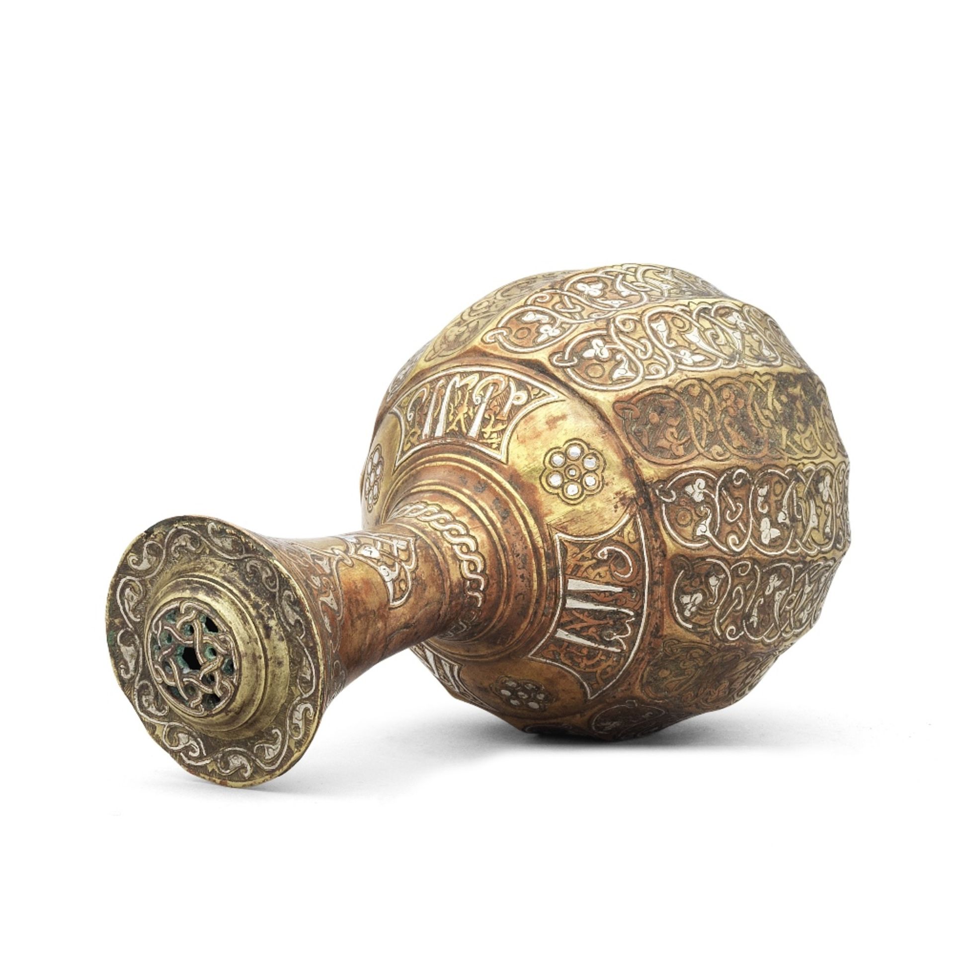 A Khorasan silver-inlaid bronze rosewater sprinkler Persia, 12th/ 13th Century - Bild 7 aus 7
