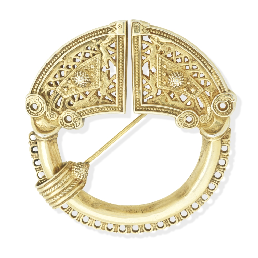 A CELTIC-STYLE PENNANULAR BROOCH, WATERHOUSE & CO, DUBLIN