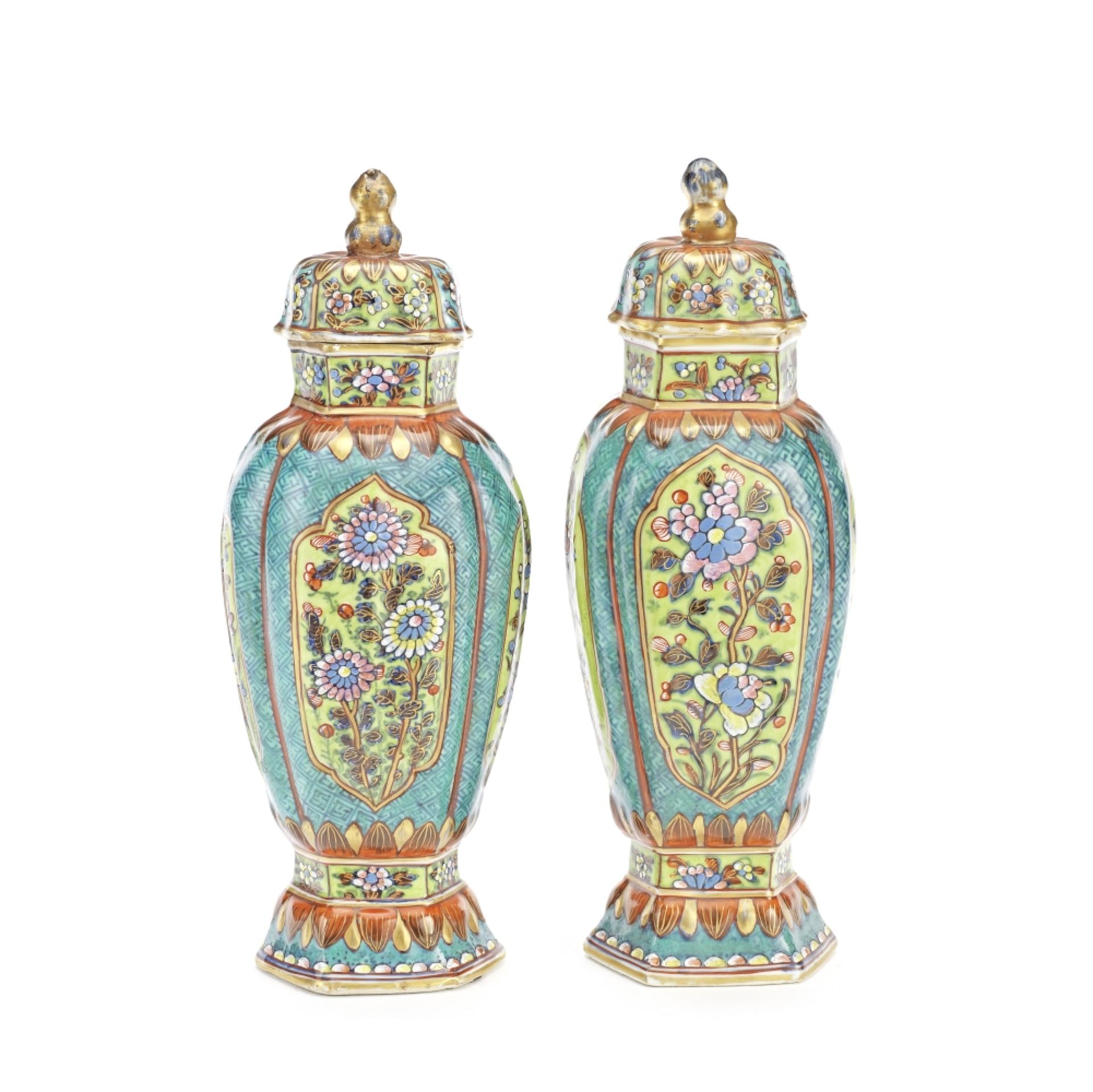 A PAIR OF CLOBBERED VASES AND COVERS Kangxi (4)