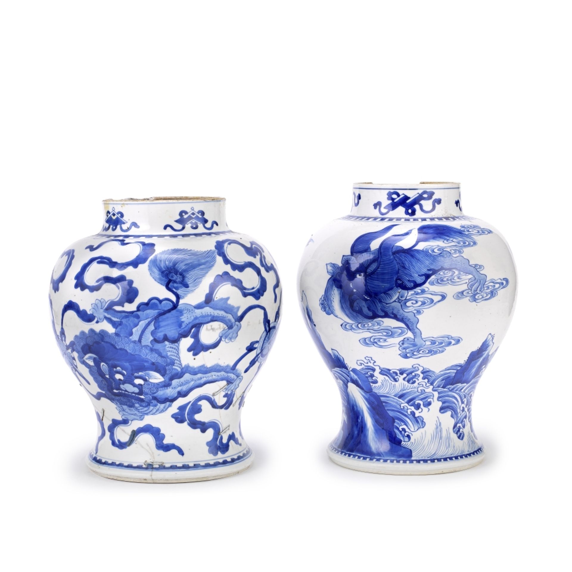 TWO BLUE AND WHITE JARS Kangxi (2)
