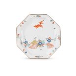 ASSIETTE OCTAGONAL, MEISSEN, VERS 1735 A MEISSEN OCTAGONAL DISH, CIRCA 1735