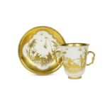 TASSE A DEUX ANSES ET SOUCOUPE, MEISSEN HAUSMALER, VERS 1725 A MEISSEN HAUSMALER DOUBLE-HANDLED B...