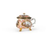 POT A CREME COUVERT MONTE EN ARGENT DORE, MEISSEN, VERS 1723-25 A MEISSEN SILVER-GILT-MOUNTED CRE...