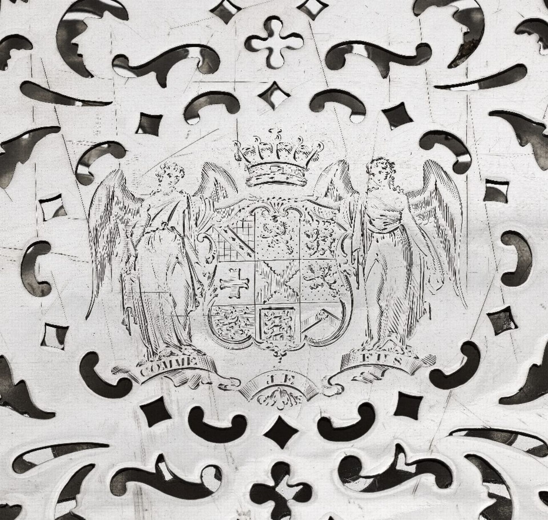 An impressive George IV silver meat dish and cover with mazarine Robert Garrard, London, base 18... - Bild 3 aus 5