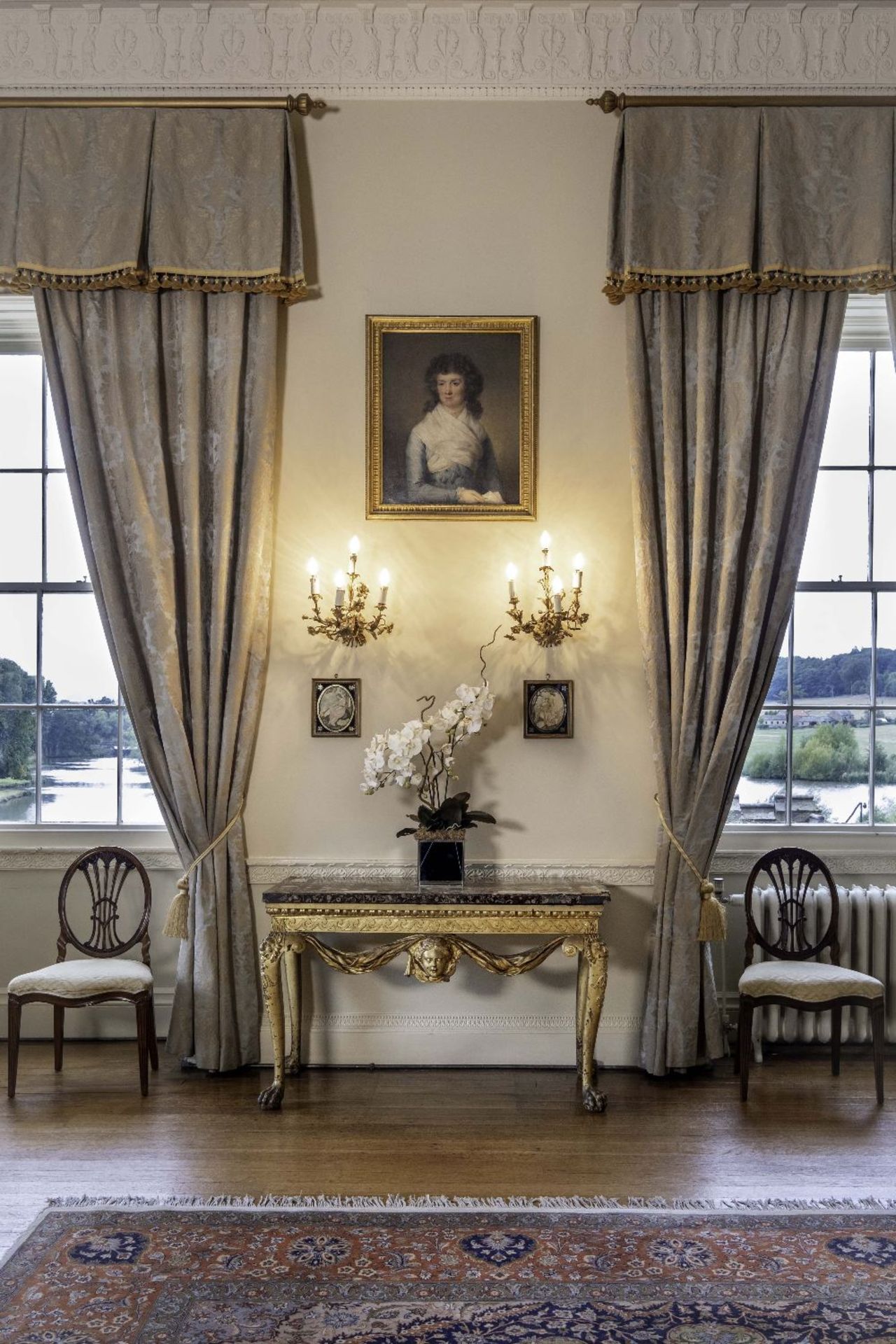 An important George II giltwood side table with a specimen top comprised of assorted hardstones, ... - Bild 6 aus 12