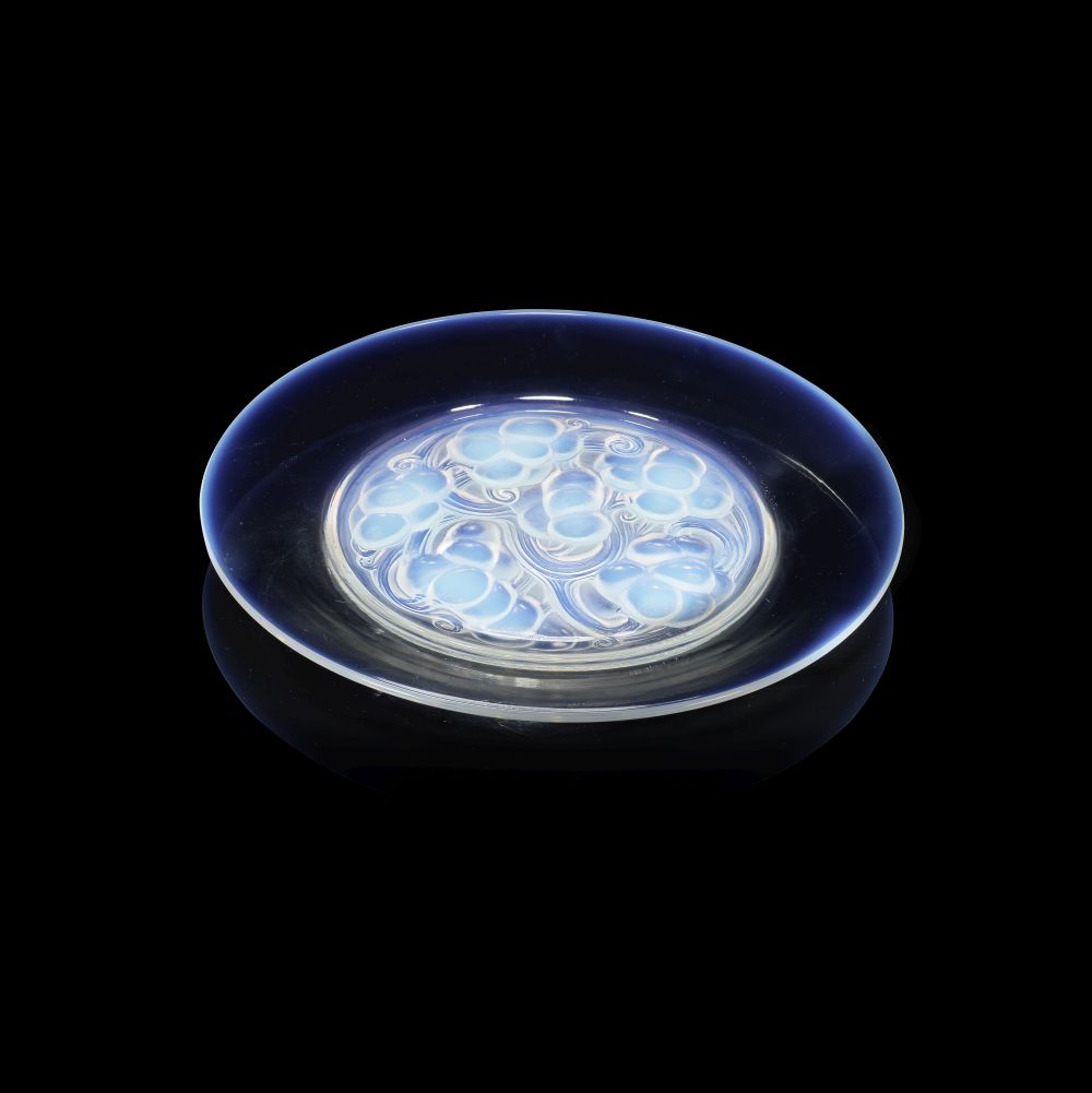 Ren&#233; Lalique Four bowls 'Pissenlit', 'Chantilly', 'Chicor&#233;e' and one with leaf design (... - Image 5 of 7