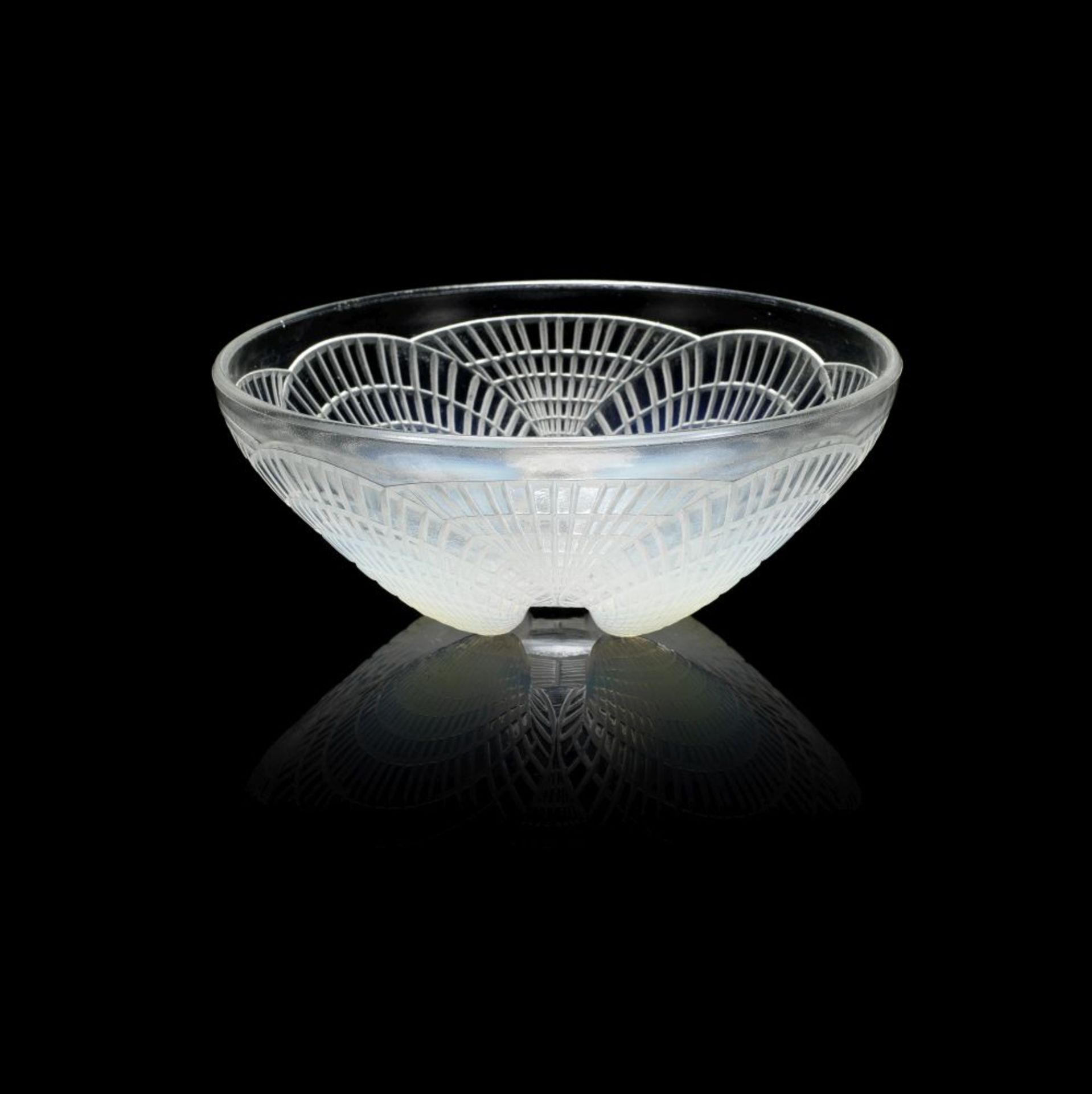 Ren&#233; Lalique 'Coquilles' plate, no. 2 and two bowls, nos. 2 and no. 4, designed 1924 - Bild 3 aus 3