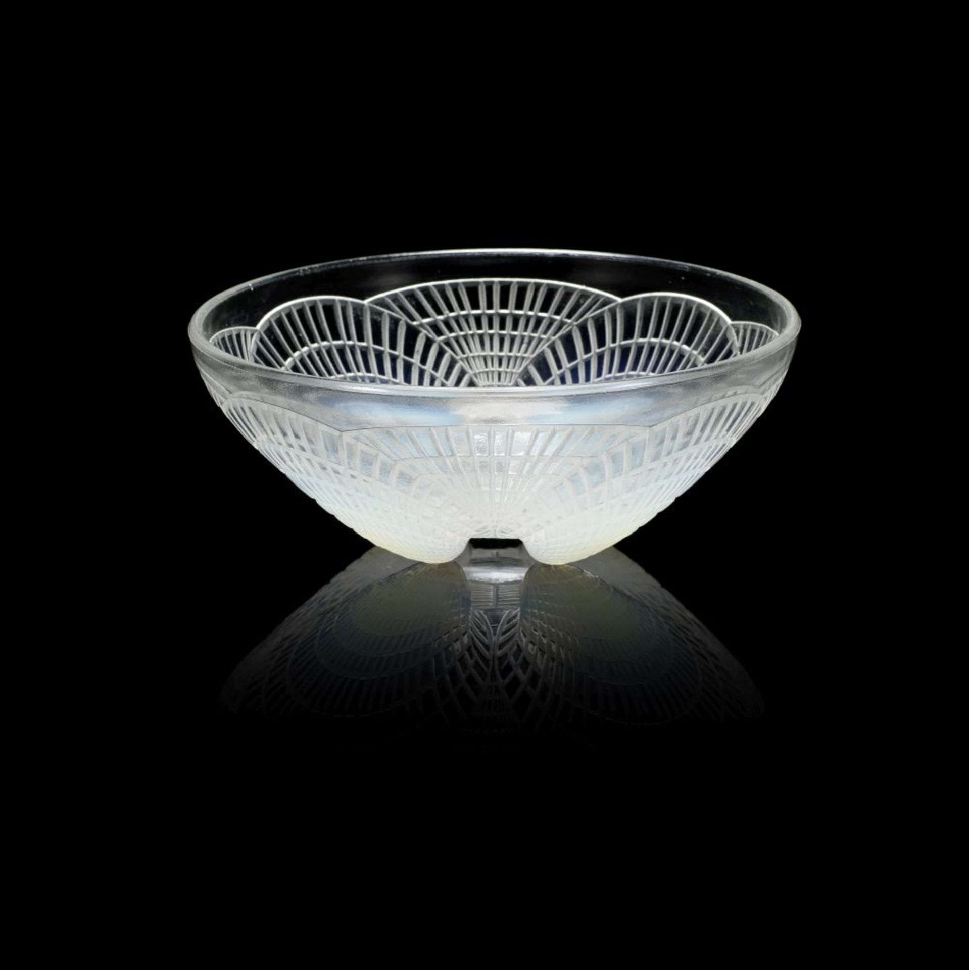 Ren&#233; Lalique 'Coquilles' plate, no. 2 and two bowls, nos. 2 and no. 4, designed 1924 - Image 3 of 3