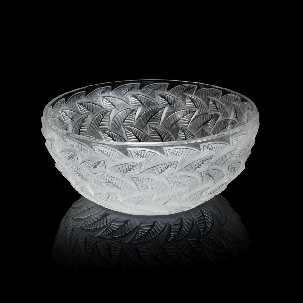 Ren&#233; Lalique Four bowls 'Pissenlit', 'Chantilly', 'Chicor&#233;e' and one with leaf design (... - Image 3 of 7