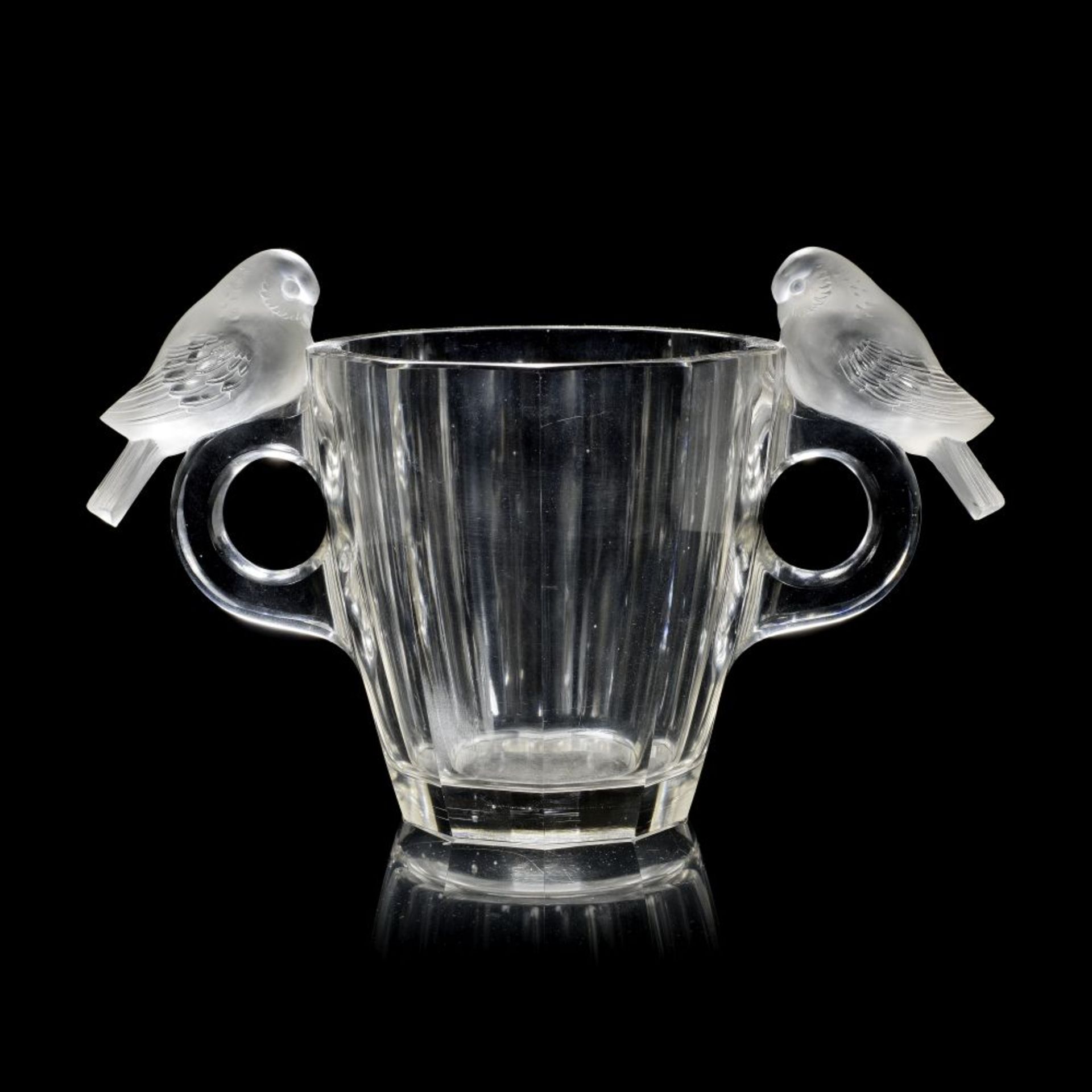 Ren&#233; Lalique 'Deux Pigeons' vase, designed 1931