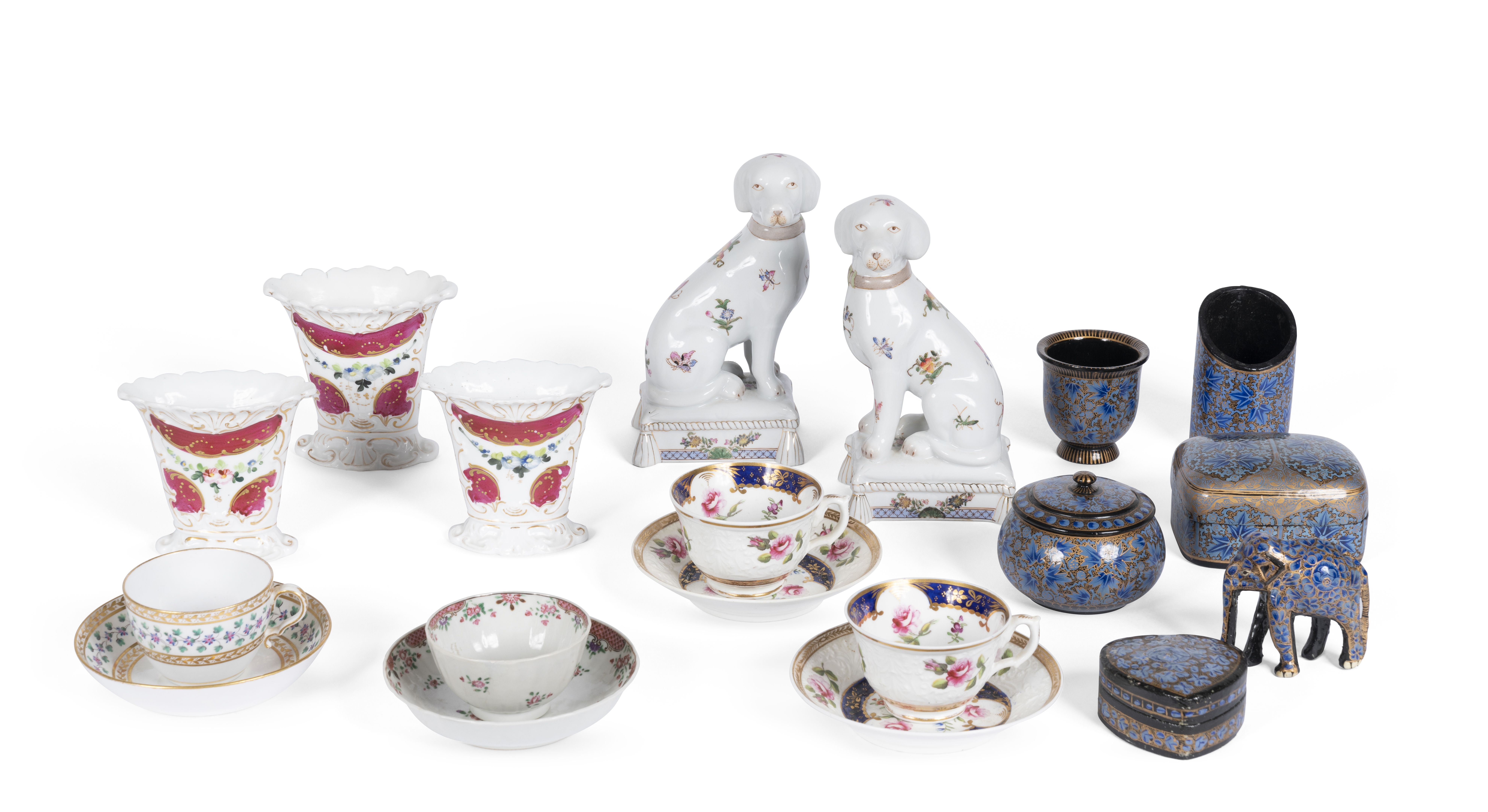 A collection of porcelain and object d'art (15)