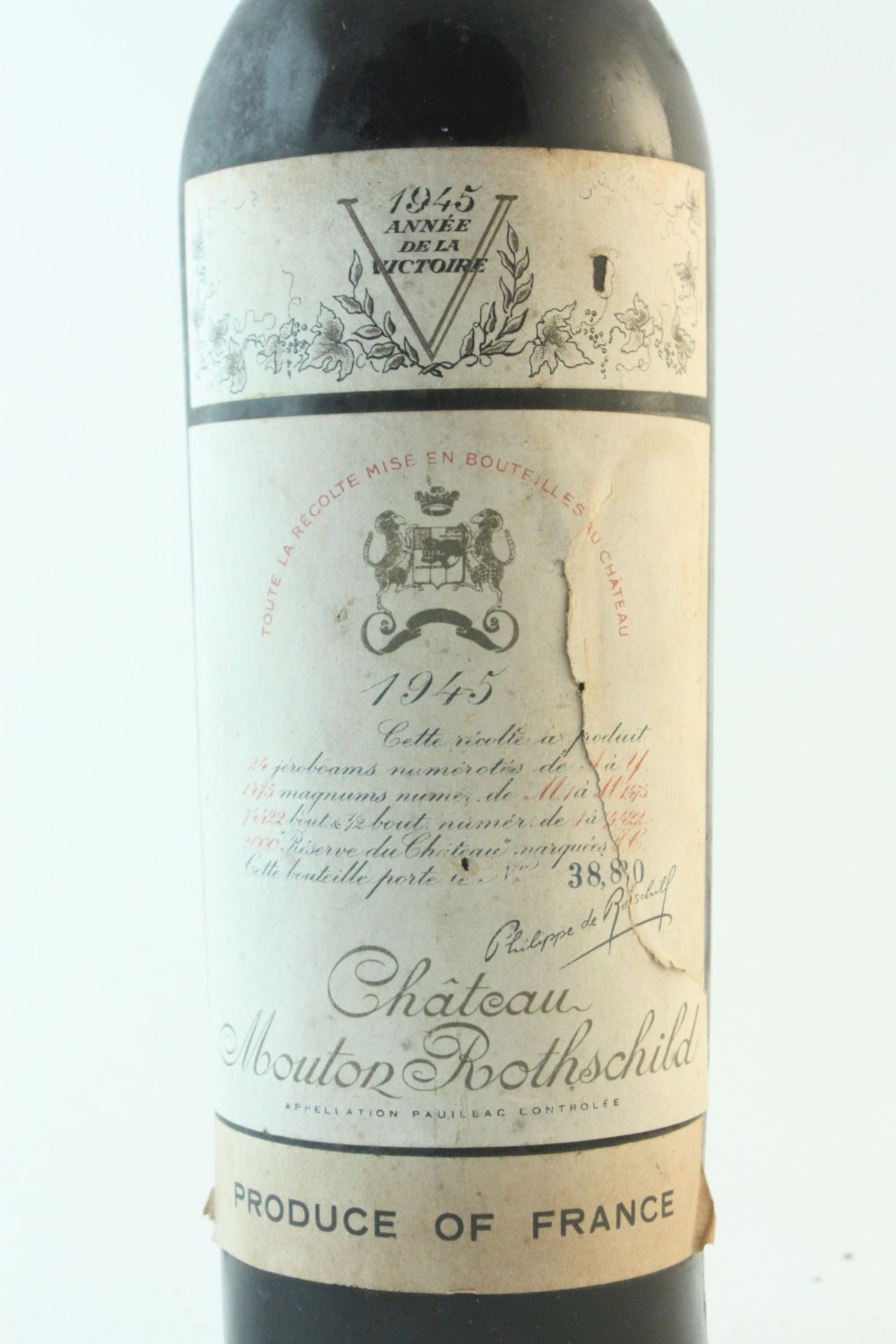 Ch&#226;teau Mouton Rothschild 1945, Pauillac 1er Grand Cru Class&#233; (1) - Image 3 of 5