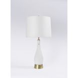 STILNOVO Lampe de tablecirca 1960Etiquette de l'&#233;diteur, en verre sabl&#233; et laitonH: 79c...