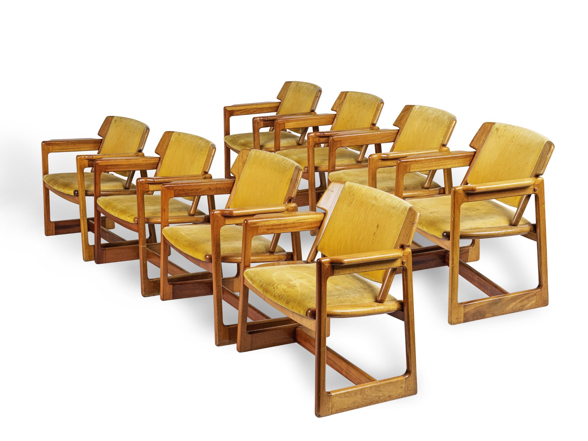 SERGIO RODRIGUES Suite de huit fauteuils &#171;Adolpho&#187;cr&#233;ation circa 1990Imbuia et tis...