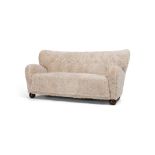 MARTA BLOMSTEDT Sofa &#171;Aulanka&#187;cr&#233;ation en 1939Bouleau et peau de moutonDessin&#233...