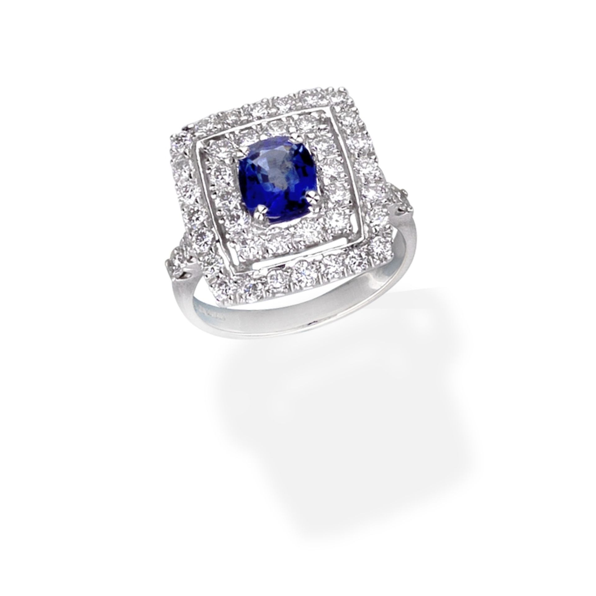 SAPPHIRE AND DIAMOND CLUSTER RING