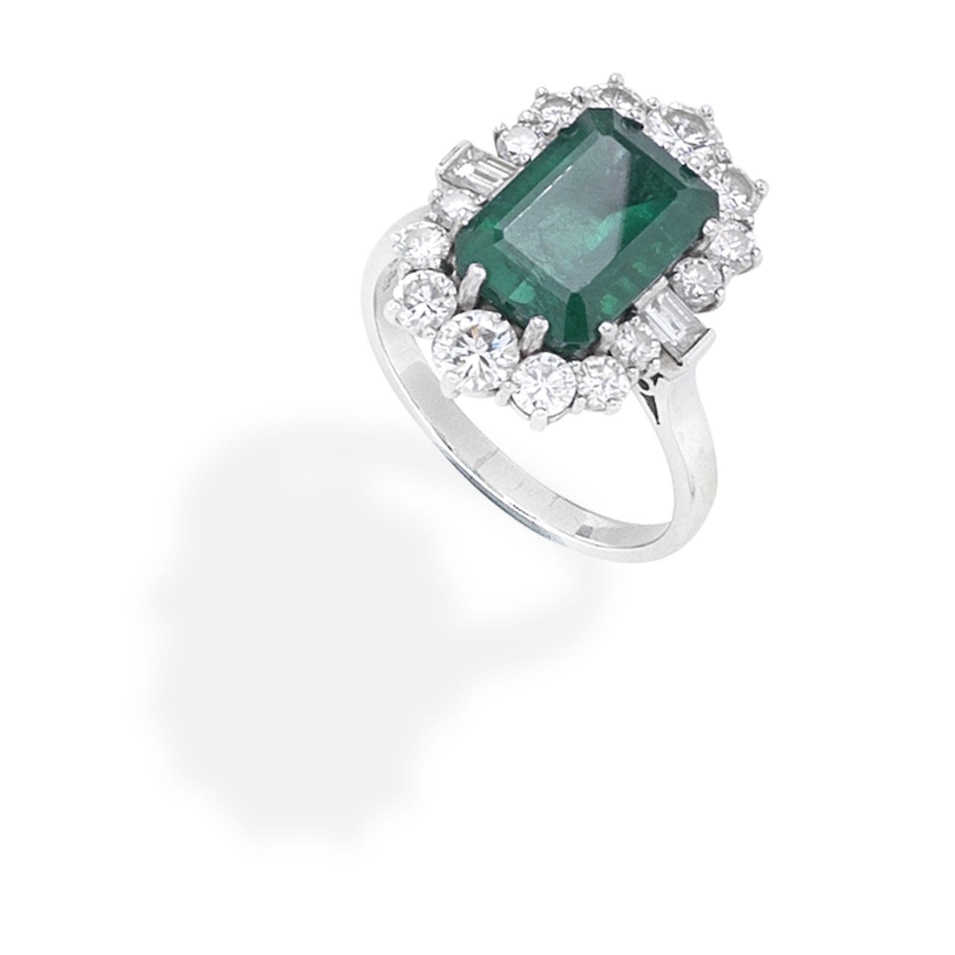 EMERALD AND DIAMOND RING