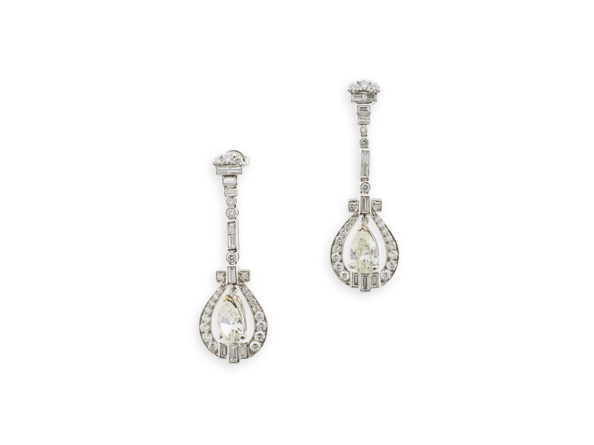 PAIRE DE PENDANTS D'OREILLE DIAMANTS